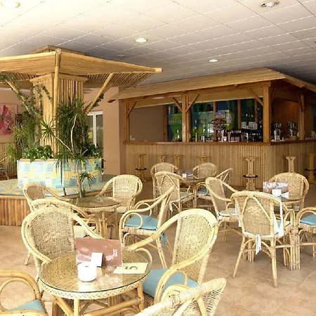 Turisticos Jardines Del Plaza 3*